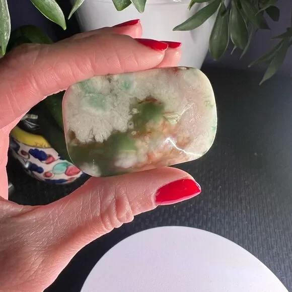 Green Flower Agate Crystal Palmstone (7) - Picture 2 of 11